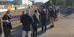 Tutti in fila per l’addio a Gigi Riva
