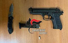Colpisce ex e figlia con calcio della pistola scacciacani, arrestato
