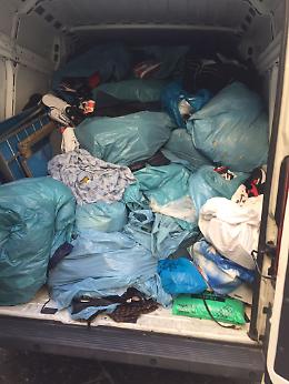 Napoli, sequestrati dvd e abbigliamento contraffatto