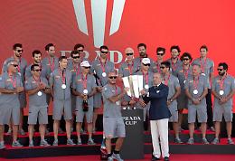 A Luna Rossa la Prada Cup, premiazione con la Haka maori