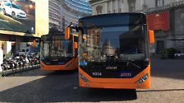 Napoli, senza mascherina sul bus: aggrediscono l'autista