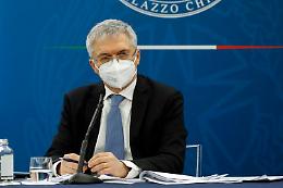 Italia zona rossa, Franco: «Allentamento restrizioni dopo Pasqua»