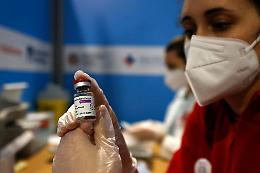 Vaccini, a Napoli disertano gli operatori sanitari 