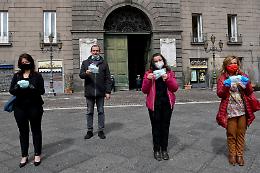 Coronavirus, a Napoli 200 mascherine trasparenti per i sordi
