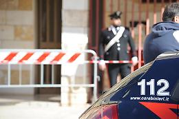 Napoli, simula allarme bomba per sfuggire ai creditori: denunciato