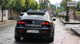 Rapinano benzinaio e fuggono: caccia ai rapinatori