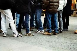 15enne picchiato in classe, rischia di perdere un occhio