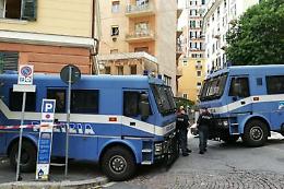 Comizio Casapound a Genova, scontri tra antagonisti e polizia: ferito un giornalista