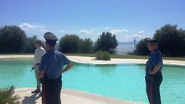 Bimbo annega in piscina, il padre grave per un incidente stradale