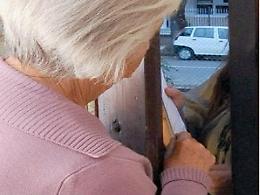 Truffa a Posillipo: oltre 4mila euro in cambio di un vecchio libro