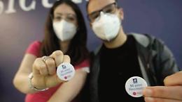Appello dei medici: chiudere gli hub