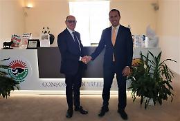 Sottosegretario in visita al Consorzio: «Potenziare Bufala dop sui mercati esteri»