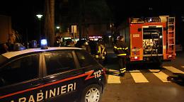 In fiamme il portone di un panificio ad Arzano