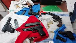 Sequestrate a Miano 6 pistole pronte a sparare