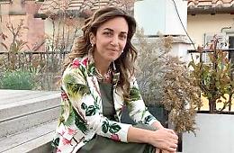 Castellone: «Lasciamo lavorare gli scienziati, manteniamo mascherine e distanziamento»
