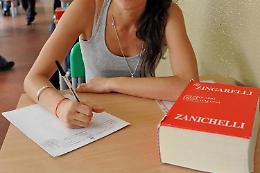 Maturità, linguista denuncia: «Clamoroso errore nella traccia su Pascoli»