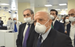 De Luca prepara nuova ordinanza: o rispetto regole o chiusura