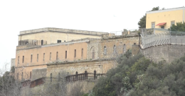Fiamme nel carcere minorile, agenti intossicati