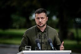 Ucraina, Zelensky promette: «Risposta forte a bombe Russia»