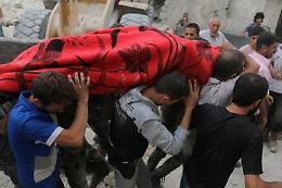 Siria, raid aerei su Aleppo: almeno 90 morti in 24 ore