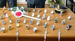 Rolex “pezzotti", stanata la gang delle Case Nuove