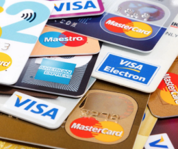 Acquisti on line con carte clonate, arrestato un 22enne