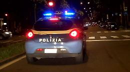 Ostia, padre e figlio gambizzati fuori il loro locale: sono gravi