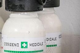 Covid a Napoli, emergenza su ossigeno liquido