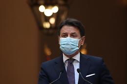 Natale e Covid, Conte: «No a un nuovo Ferragosto, divieto di vacanze sulla neve»