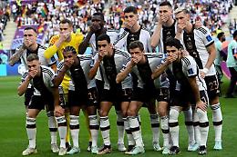 Mondiali 2022, Germania protesta contro la Fifa: la tv oscura l'immagine