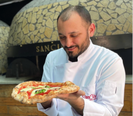 Frattamaggiore: Ciro Di Maio lancia la "pizza con la scarpetta"