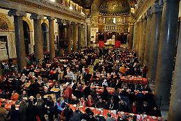 Comunità di Sant'Egidio, pranzo di Natale per i senzatetto con i volontari