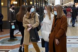 Variante Omicron, mascherine all'aperto in tutta Italia