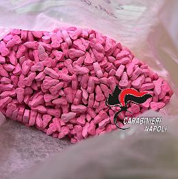 Cocaina rosa e nuove droghe, scoperto laboratorio a Forcella