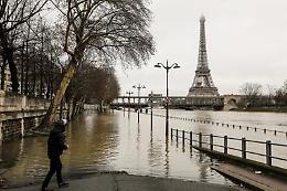 Parigi, la Senna fa paura