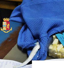 Poggioreale, droga nel pacco per il figlio detenuto: 74enne arrestata