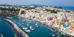 Immobili, a Procida mercato più selettivo della vicina Ischia