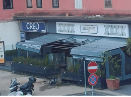 Bomba a Fuorigrotta, si rafforza l’ipotesi racket
