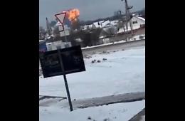 Russia, aereo militare precipita a Belgorod. Mosca: «A bordo prigionieri ucraini»