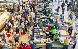 Psicosi coronavirus anche a Napoli, assalto a supermarket e farmacie