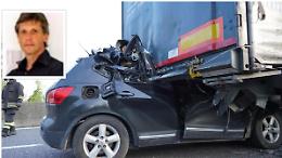 Tragedia in autostrada, Flavio muore nell'auto tra le lamiere di un tir
