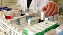 Rubava farmaci e li rivendeva, arrestato dipendente della farmacia