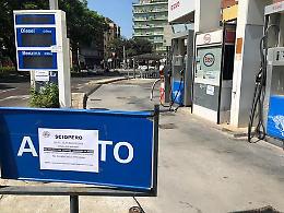 Coronavirus: da domani stop benzinai