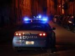 Napoli violenta: risse alla Sanità e a piazza Garibaldi, un ferito grave, 5 contusi e 4 arresti