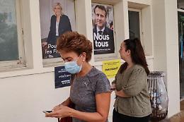 Elezioni Francia 2022, affluenza in calo. Sondaggi: «Macron in testa»