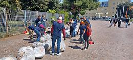 Fuorigrotta, Piazzale Tecchio ripulito dai volontari