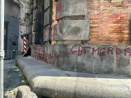Scritta omofoba a Torre del Greco, Arcigay: clima crescente di odio