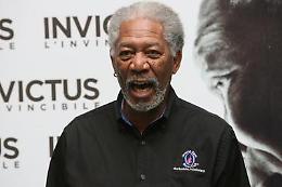 «Morgan Freeman accusato di molestie da 8 donne»