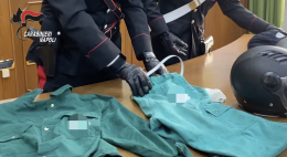 Rapine a Napoli travestiti da finti netturbini: un arresto
