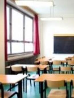 Rubano persiane di alluminio da una scuola a Torre Annunziata, due in carcere